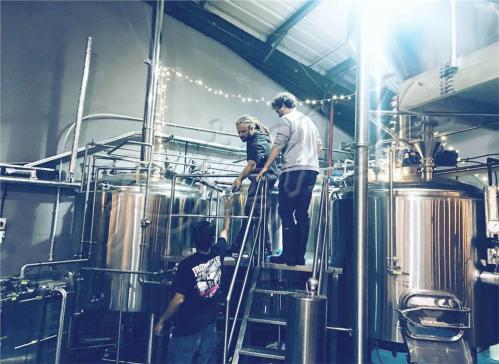 釀酒設(shè)備廠(chǎng)家分享強(qiáng)烈啤酒