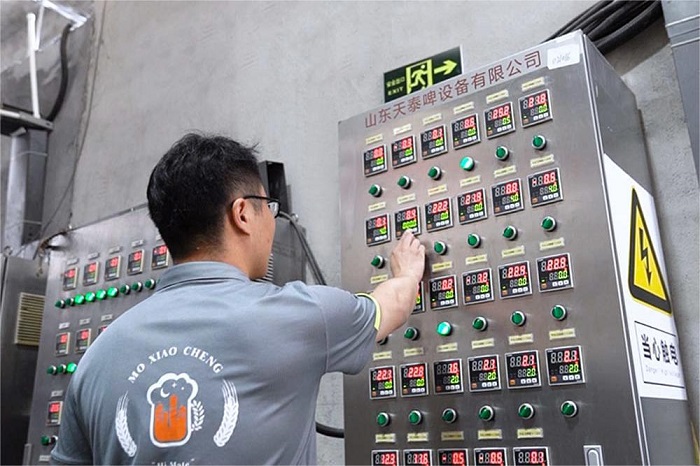 山東天泰啤酒設(shè)備-啤酒廠項(xiàng)目實(shí)拍圖