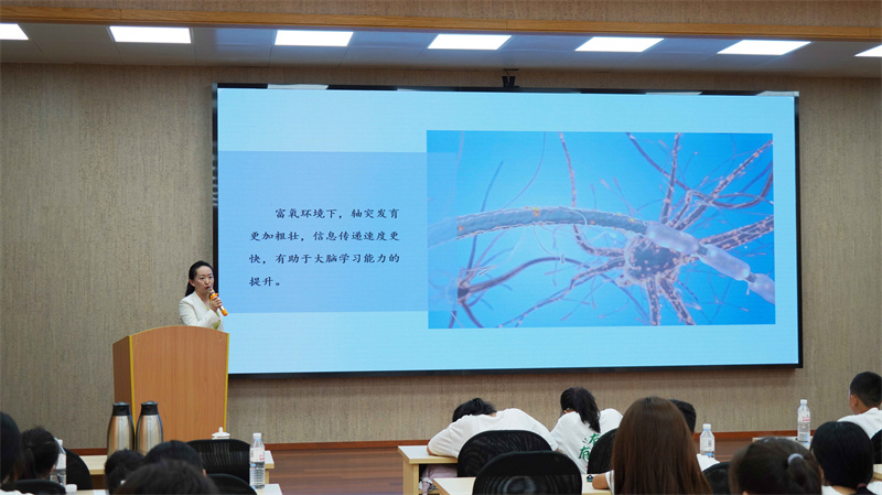 中國教育電視臺重磅報道<div   id=